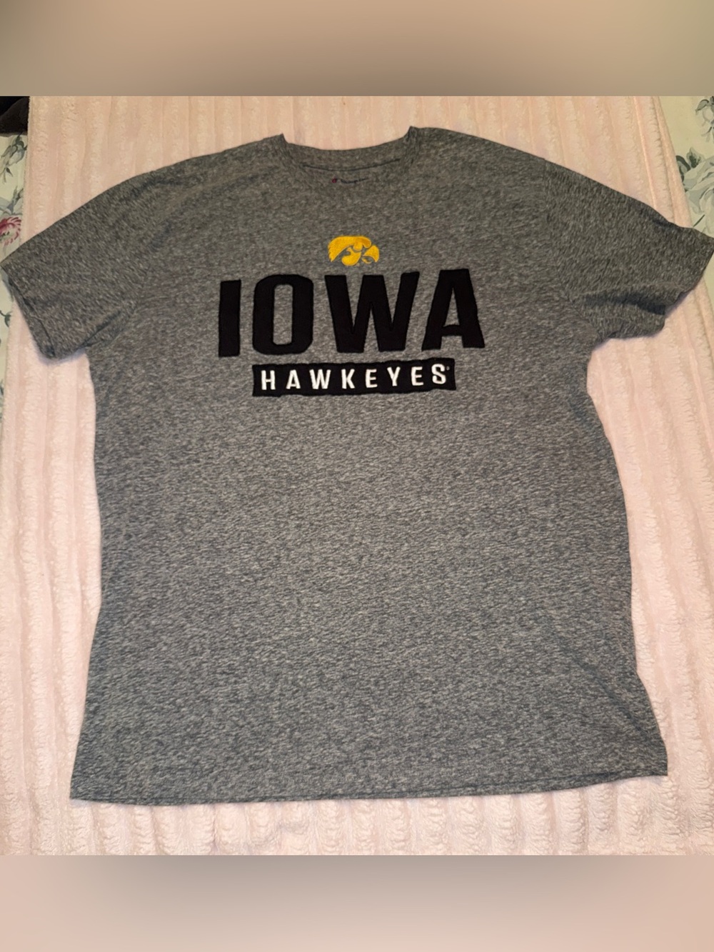 Champion Gray Heather Logo Tee with Black & Yellow Script HAWKEYES Mens Large